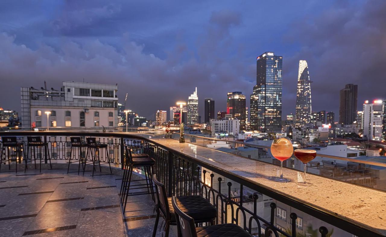 Hotel La Siesta Premium Saigon Thành Pho Ho Chí Minh Esterno foto View from the rooftop bar