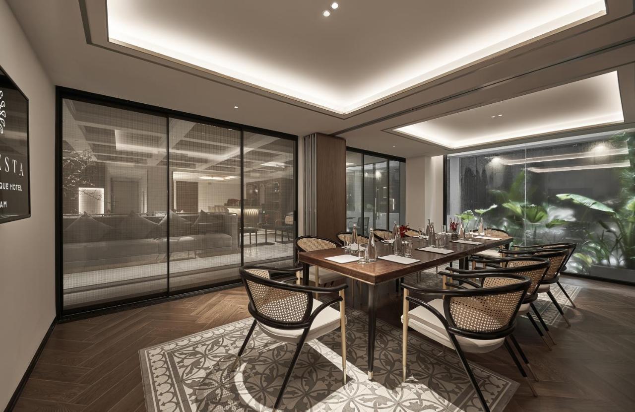 Hotel La Siesta Premium Saigon Thành Pho Ho Chí Minh Esterno foto The interior of the restaurant